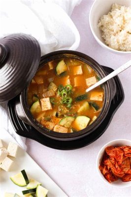  Jjigae: A Deep Dive into Korean Soul Food – Aromatic Adventures and Culinary Comfort