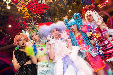  Kawaii: Monster Culture - Eine farbenfrohe Reise durch die japanische Popkultur