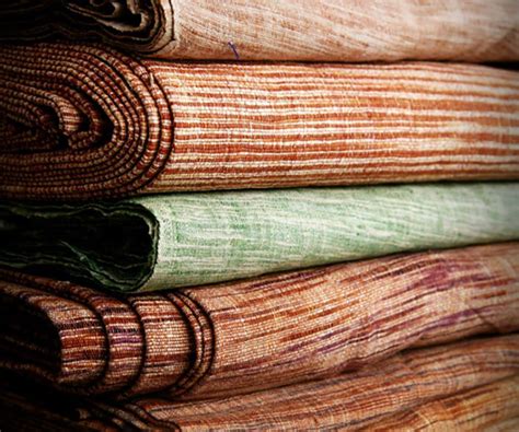  Khadi: The Fabric of India – Ein farbenfroher Einblick in die Geschichte und Zukunft eines einzigartigen Stoffes