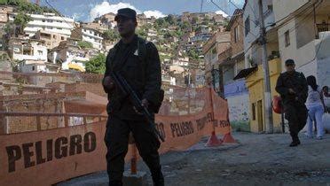  Living in Medellin: An Exploration of Urban Violence and Resilience – A Colombian Tapestry Woven with Threads of Social Commentary and Human Spirit